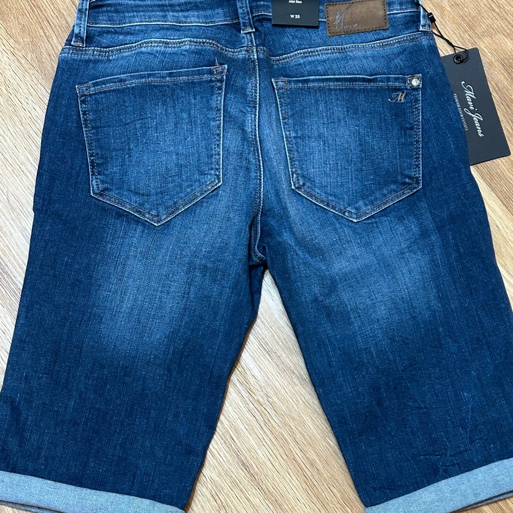 Mavi Karly Blue Jean Shorts Classic Stretch Fit
Size 25 - Picture 3 of 9